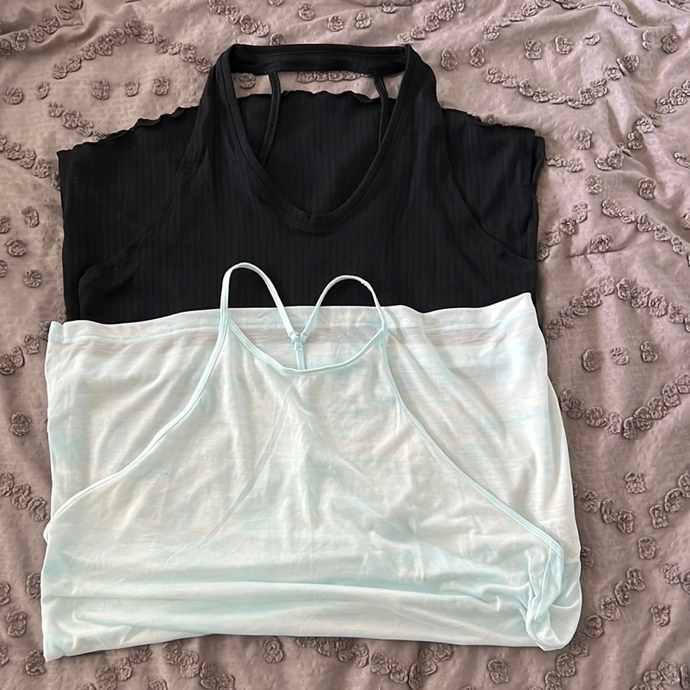 Lot of 2 Nike Women’s Tank Tops Size Medium NWOT